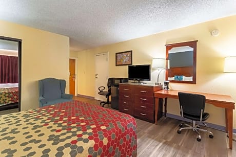 Queen Room - Accessible/Nonsmoking