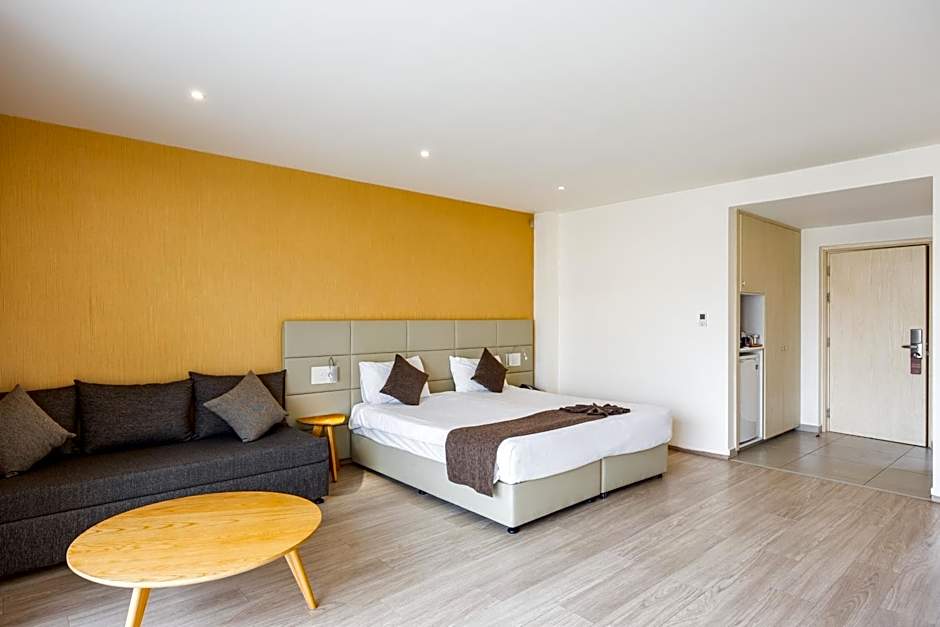 Melpo Antia Hotel & Suites