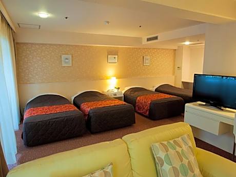 Quadruple Room with Shared Bathroom