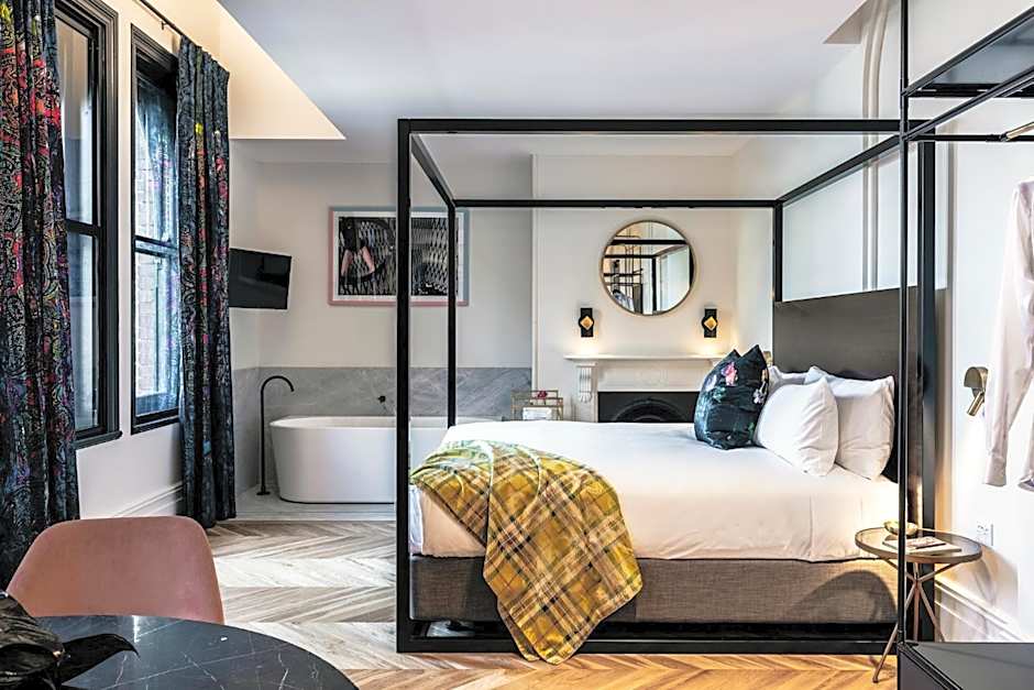 Photo 1 of 8 of Suite