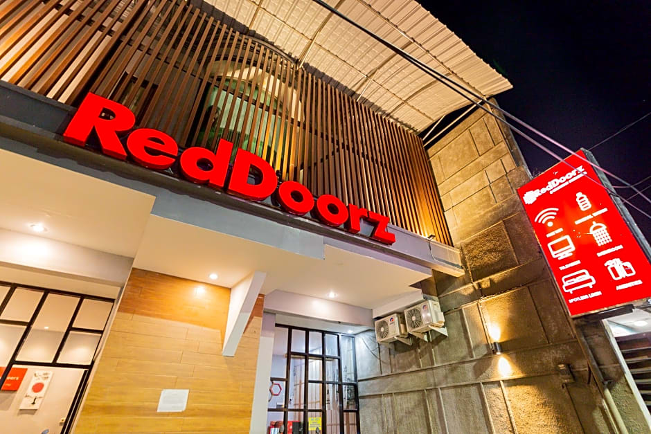 RedDoorz @ Manukan Surabaya