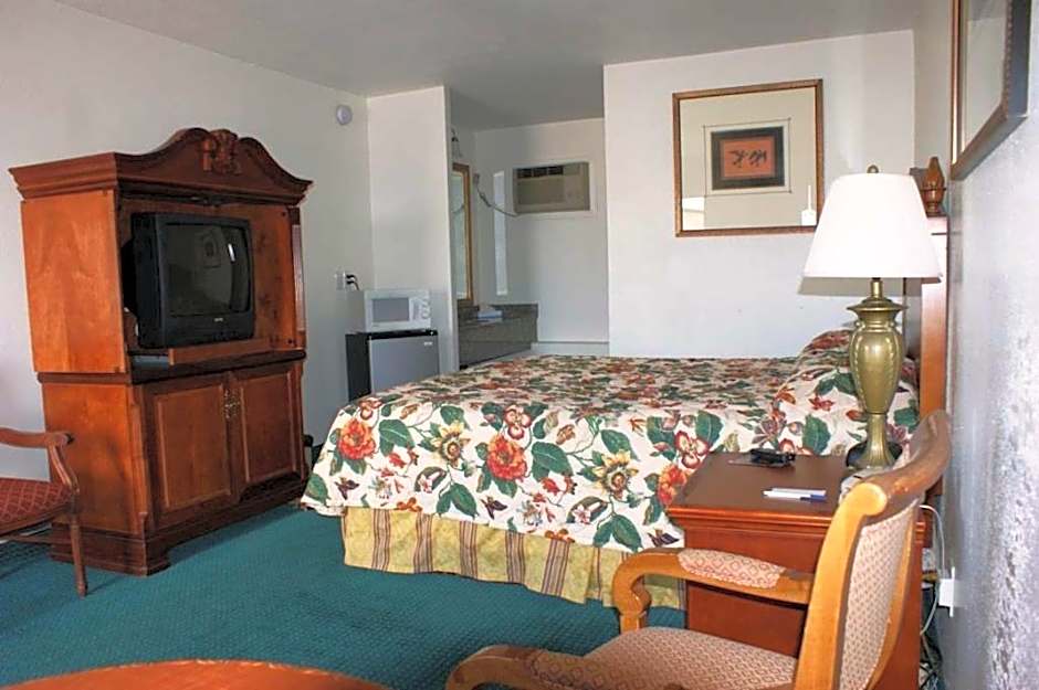 Hwy Express Inn And Suites