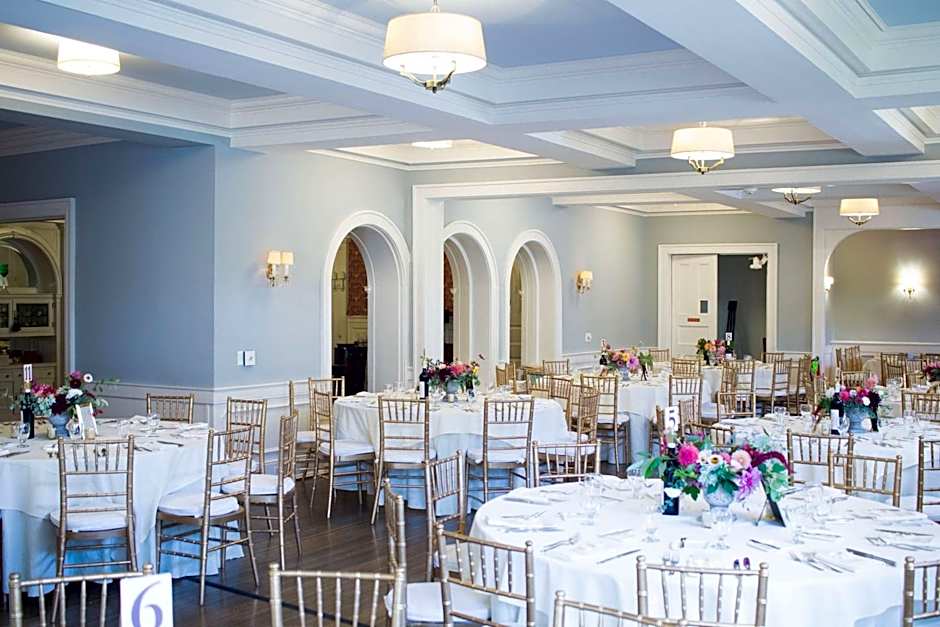 The Strathallan - A DoubleTree By Hilton