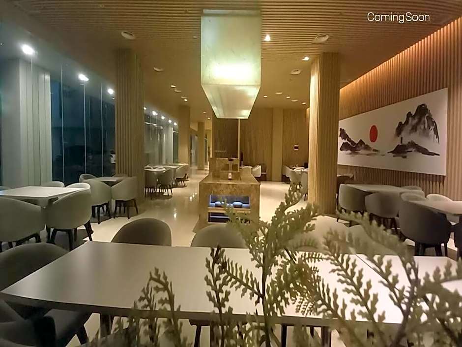 Louis Kienne Hotel Cikarang