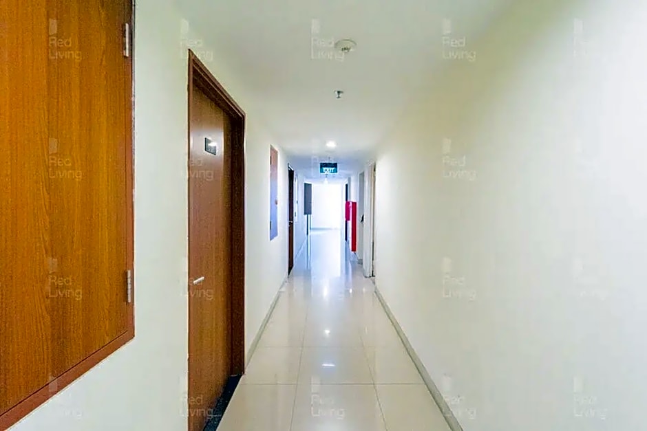 Redliving Apartemen Grand Kamala Lagoon Icha Rooms – Bekasi, ID