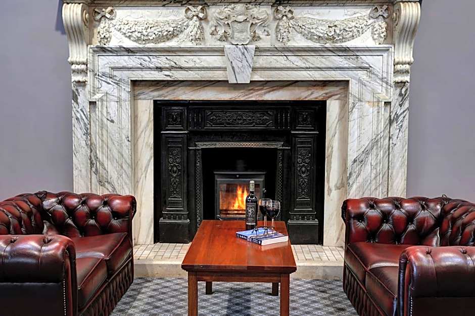 Belvilla Crewe Arms Hotel