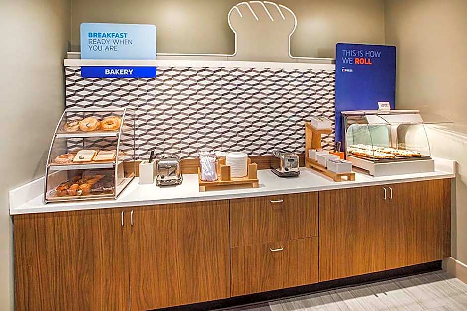 Holiday Inn Express Hotel & Suites Columbus By IHG