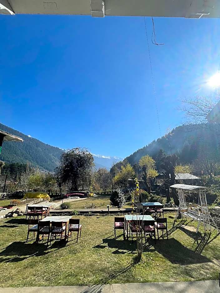 The Sunshine Heritage – Manali, PA