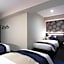 Marutamachi Crystal Hotel