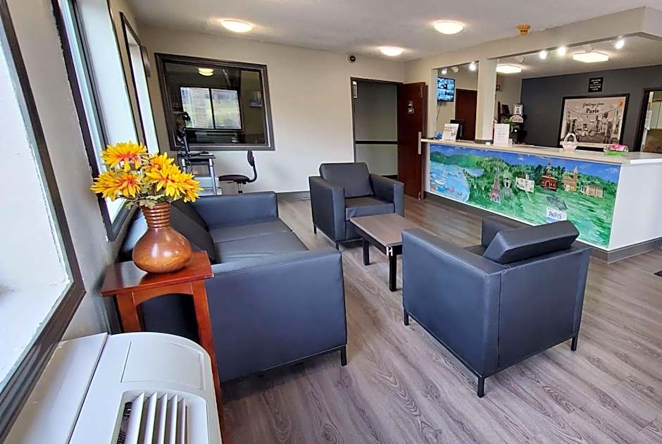 Super 8 by Wyndham Paris