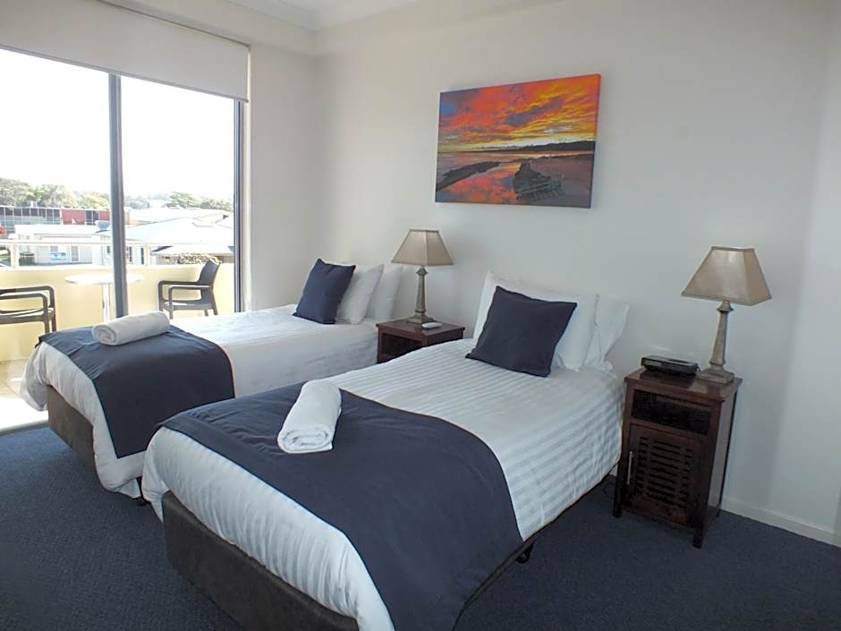 Pacific Marina Apartments