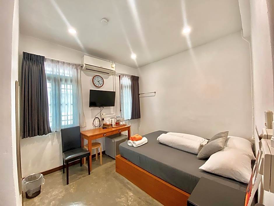 Photo 1 of 10 of Double Room with Shared Bathroom