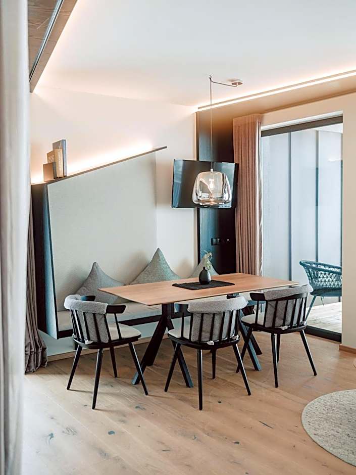 JoAnn suites & apart