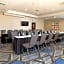 Holiday Inn Express Hotel & Suites Clinton By IHG