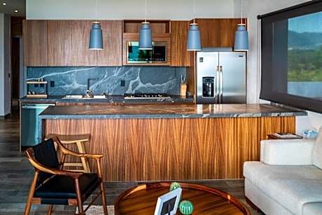 Apartment with Lake View