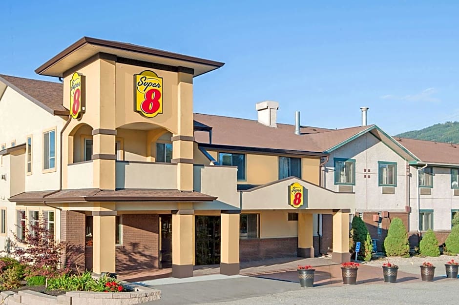 Super 8 by Wyndham Salmon Arm