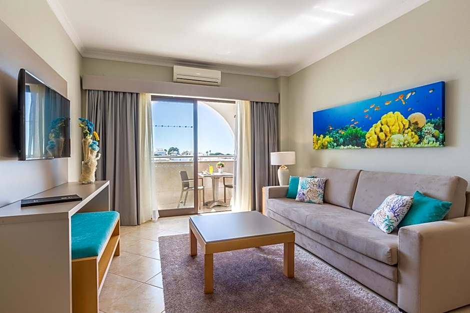 The Navigator - Solaqua