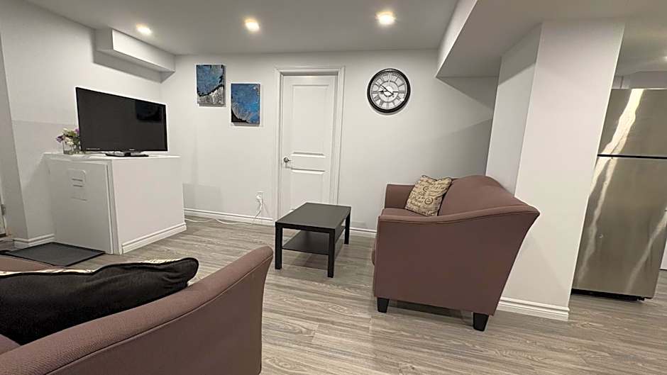 Cozy place, 15 min to Niagara Falls & USA border.