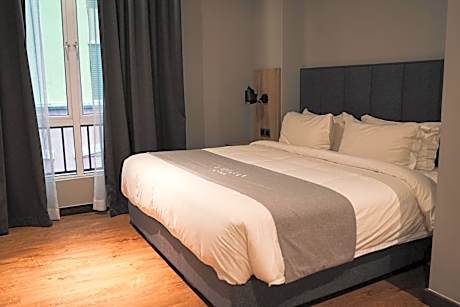 Deluxe King Suite