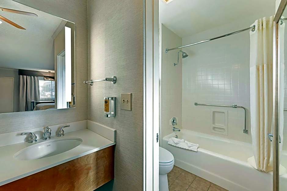 Best Western Plus Black Oak