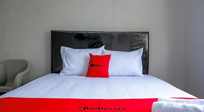 RedDoorz @ City Park Medoho Semarang