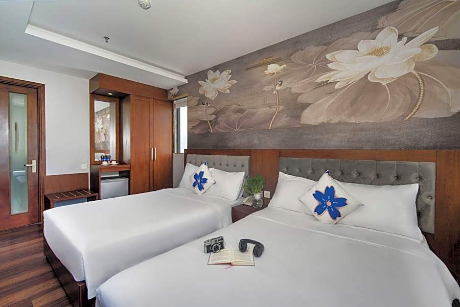 Delicate Hotel