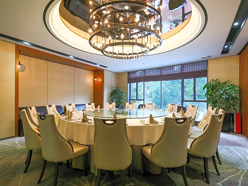 Yuwa Hotel