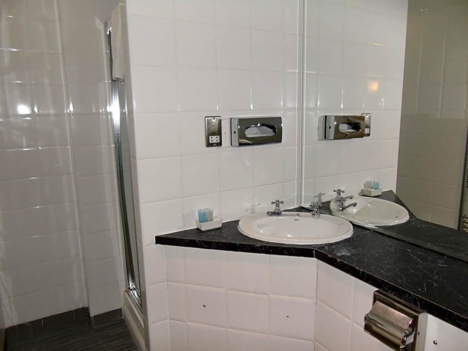 The Avenue Hotel Ltd