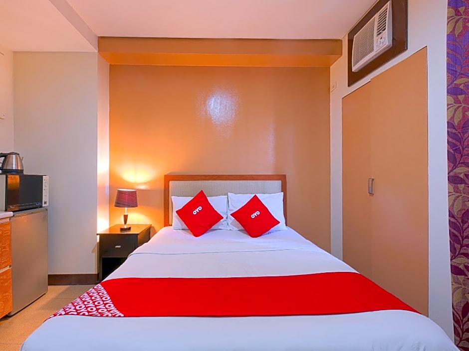 OYO 769 Poblacion Suites Polaris