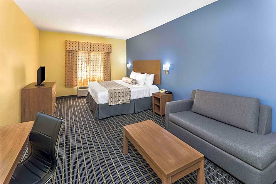 Days Inn & Suites by Wyndham Union City