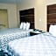 Travelodge by Wyndham Long Beach Convention Center