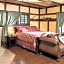 Hilltop Manor Bed And Breakfast