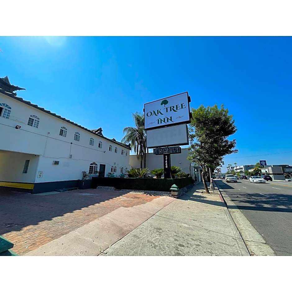 Oak Tree Inn