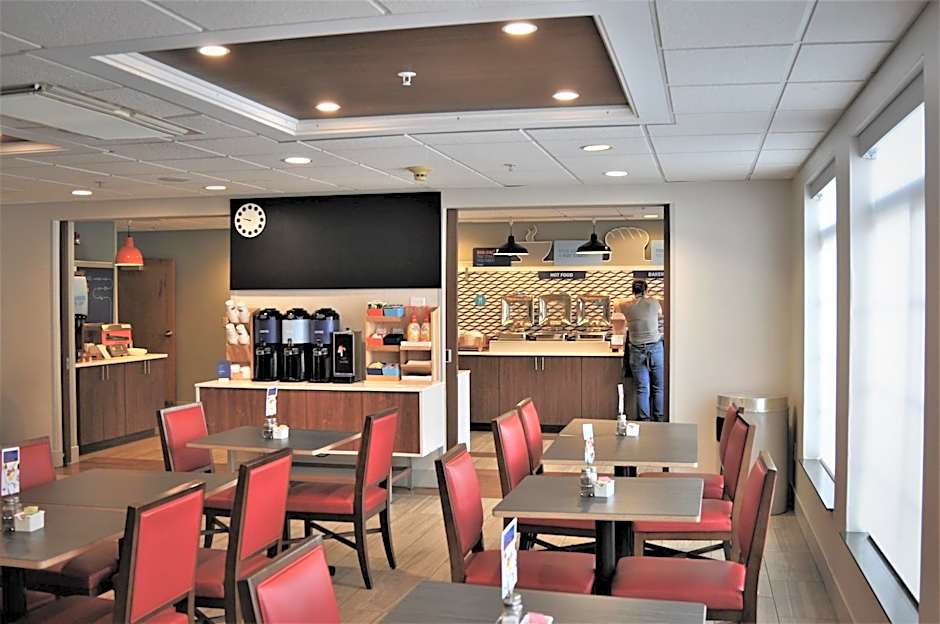 Holiday Inn Express Hotel & Suites Boston - Marlboro By IHG