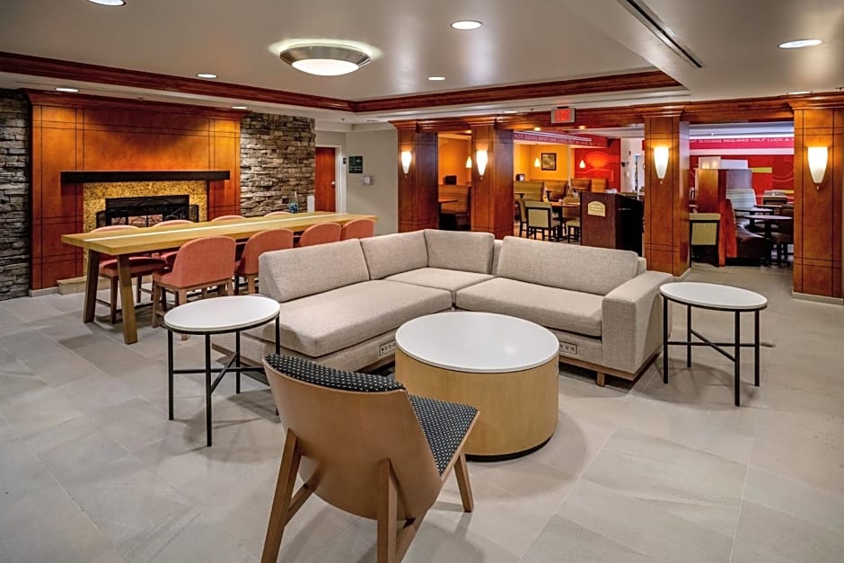 Holiday Inn Hotel & Suites Beckley, an IHG Hotel