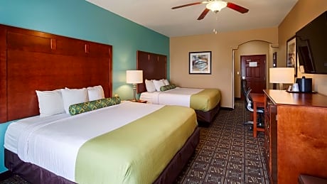 King Room with Two King Beds and Bath Tub - Disability Access