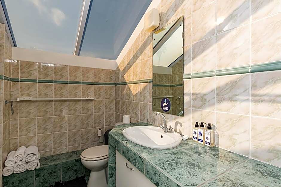 Admiralty Bed & Breakfast