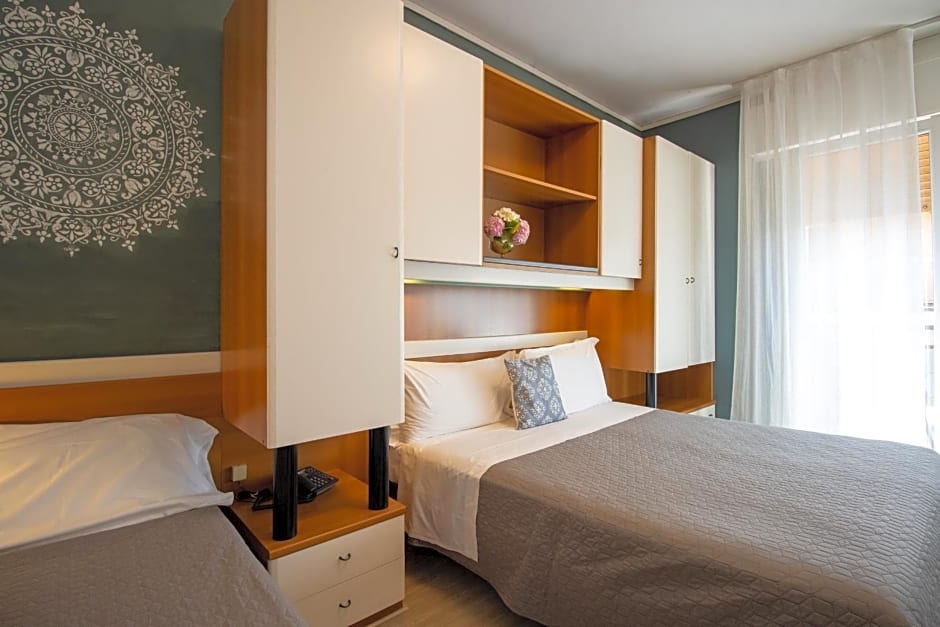 Hotel Crystal