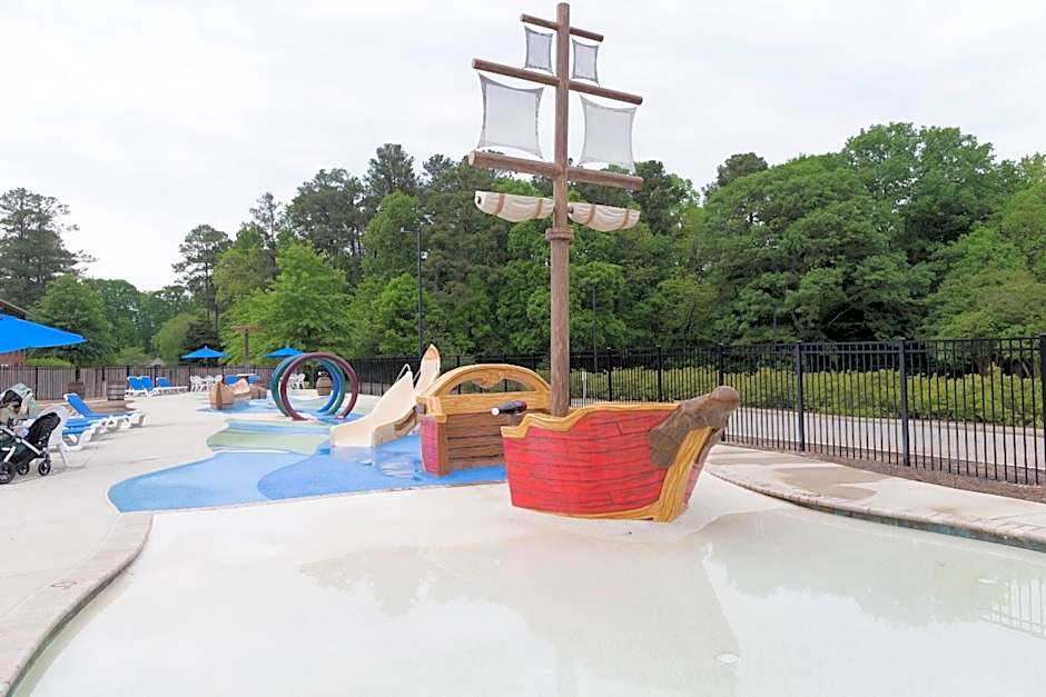 Williamsburg Woodlands Hotel & Suites, an official Colonial Williamsburg Hotel