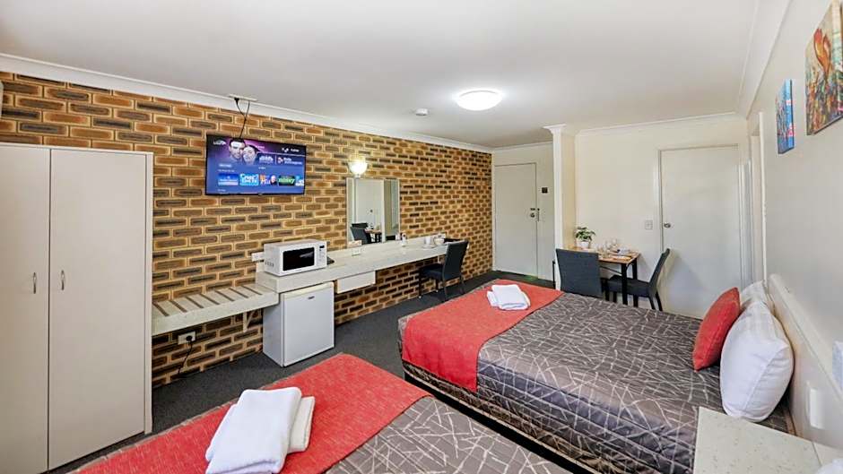 Top of the Town Motel