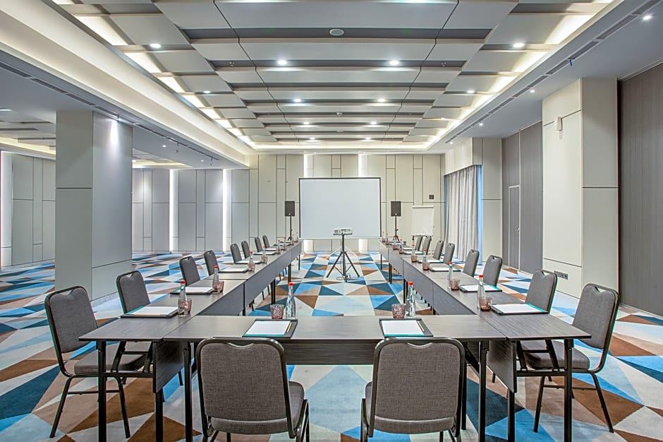 THE 1O1 Jakarta Airport CBC