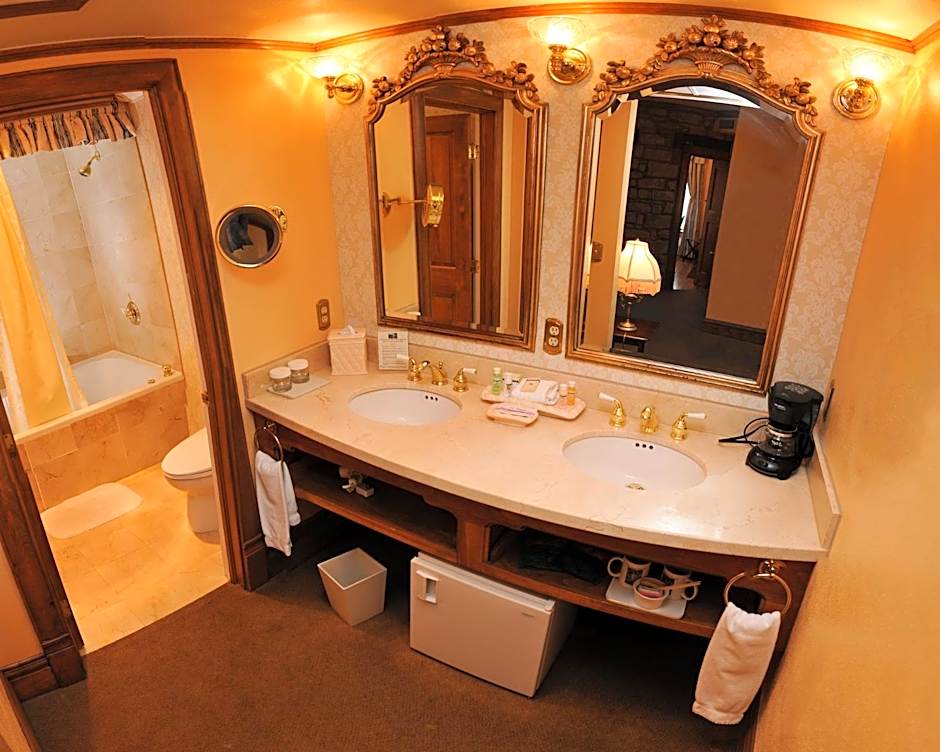 Cliff House at Pikes Peak