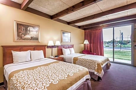 2 Double Beds Smoking