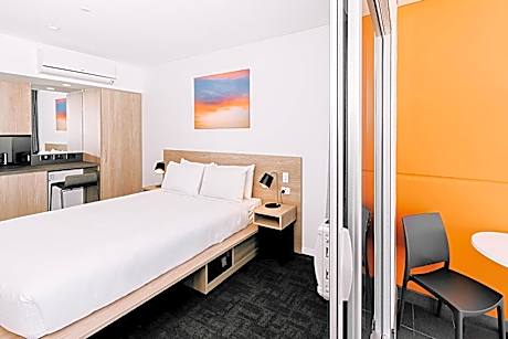 Superior Queen Room with Balcony