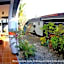Micky Santoro Hotel & Restaurant