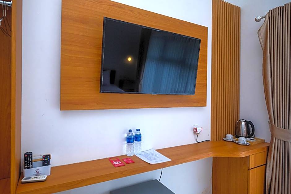 RedDoorz near Ambarrukmo Area