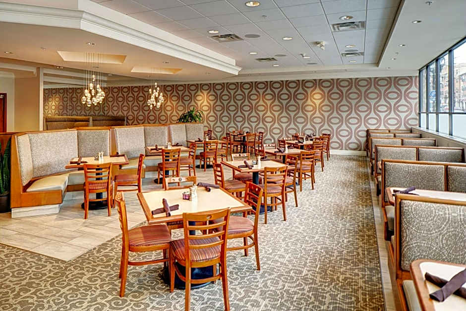 DoubleTree By Hilton Milwaukee Downtown