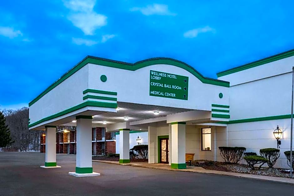 Ramada by Wyndham Butler/Tesla Biohealing Resort