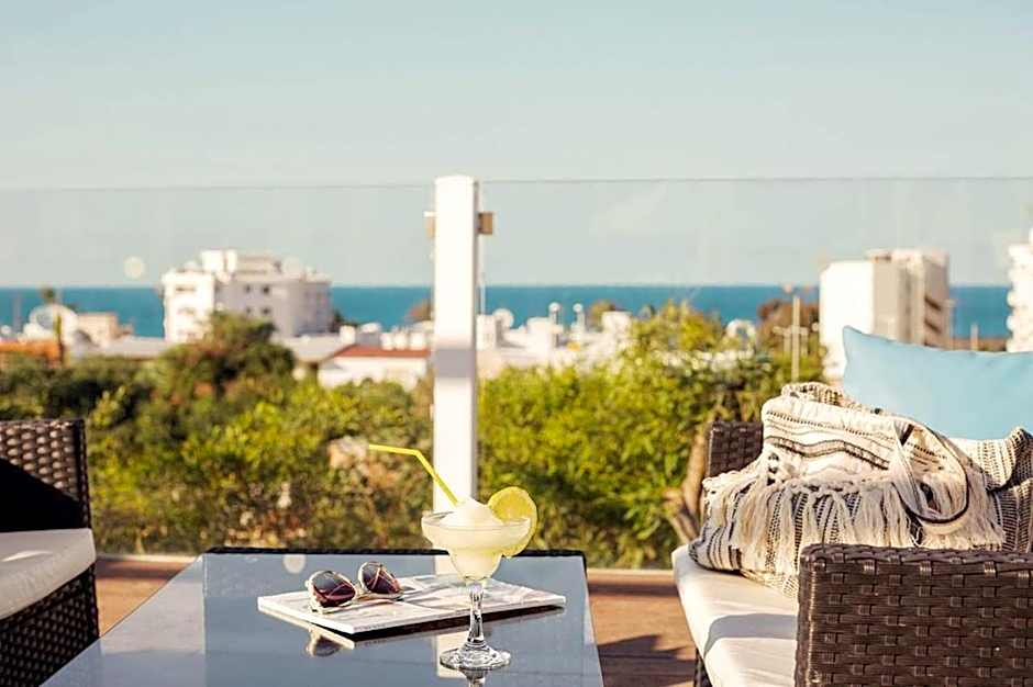 Lantiana Gardens ApartHotel