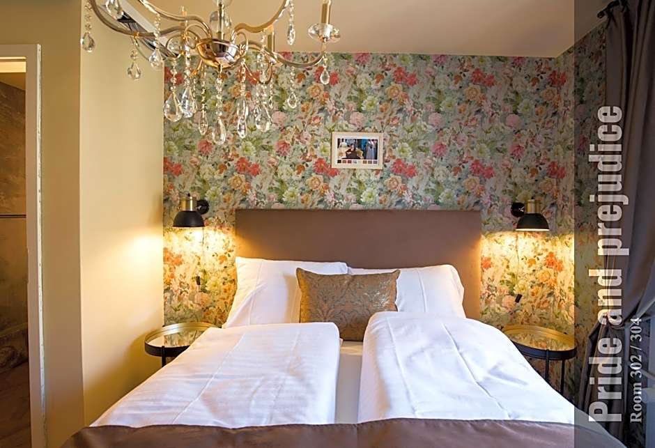 The Henry Self Check-In Guesthouse